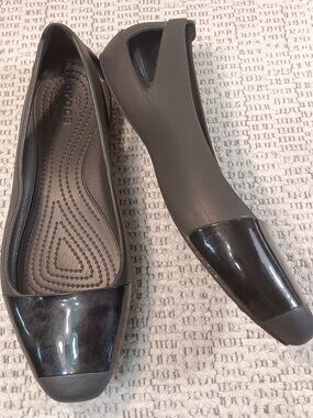 CROCS 'Sienna' Women's Glossy Toe Comfort Slip On Ballet Flats 203301 sz 9